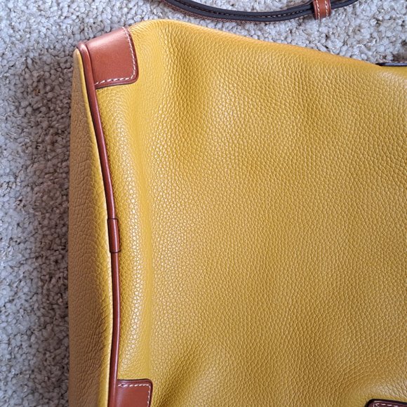 Dooney & Bourke leather mustard crossbody - Picture 3 of 5
